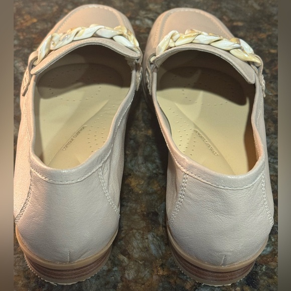 Clarks Tan Leather Loafers – Size 9 – Contour Cushion - Picture 6 of 8